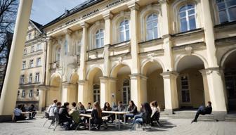 Rechte bedrohen Studenten an der Uni: Hakenkreuze und Angriffe - Reaktion der Universität